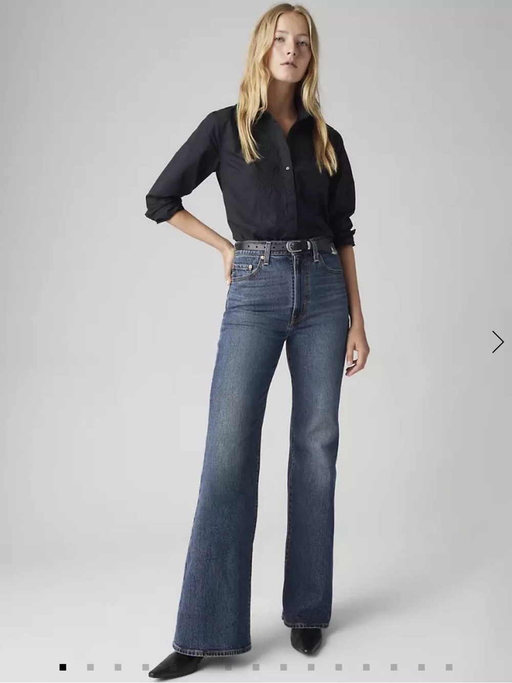 NWOT Levi’s Ribcage Bell Romantic Story Dark Wash